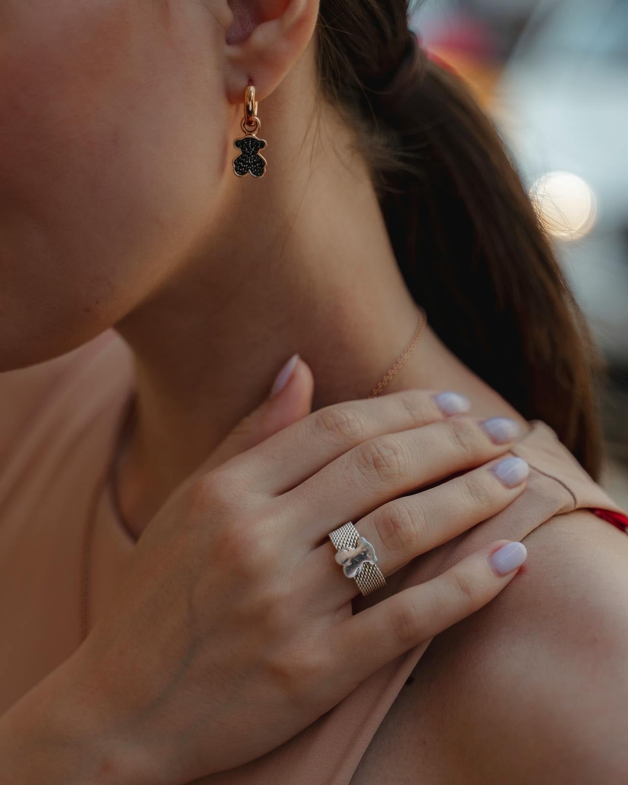 Looking-For-That-Perfect-Earrings-to-Match ANJE REBEL