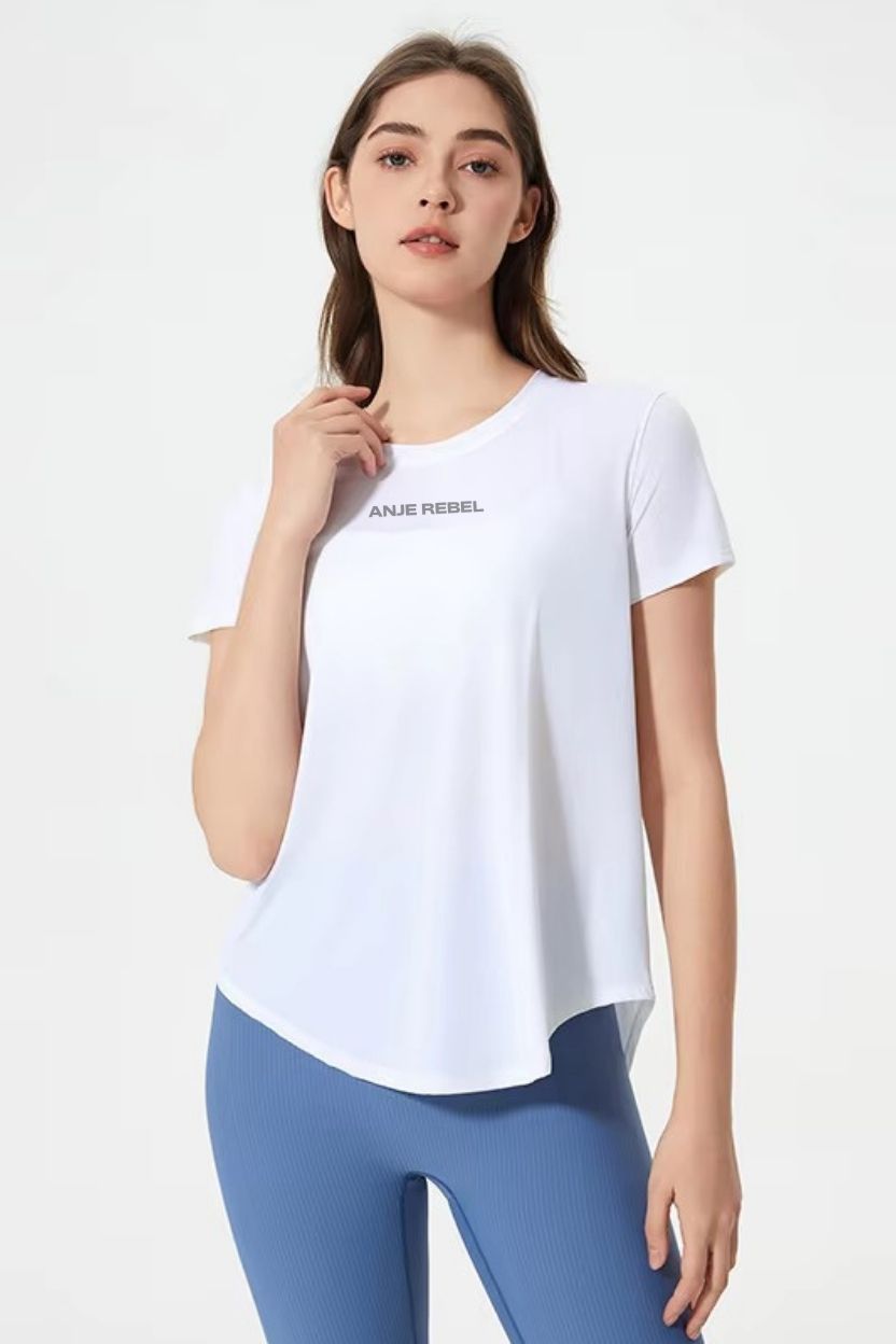 Versatile Relaxed-Fit Yoga Blouse ANJE REBEL