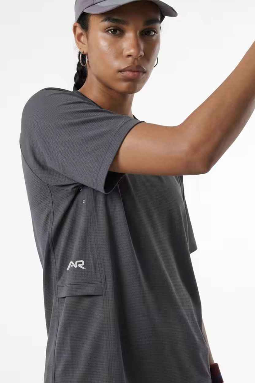 Ventilated Built-In Unisex Active Tee