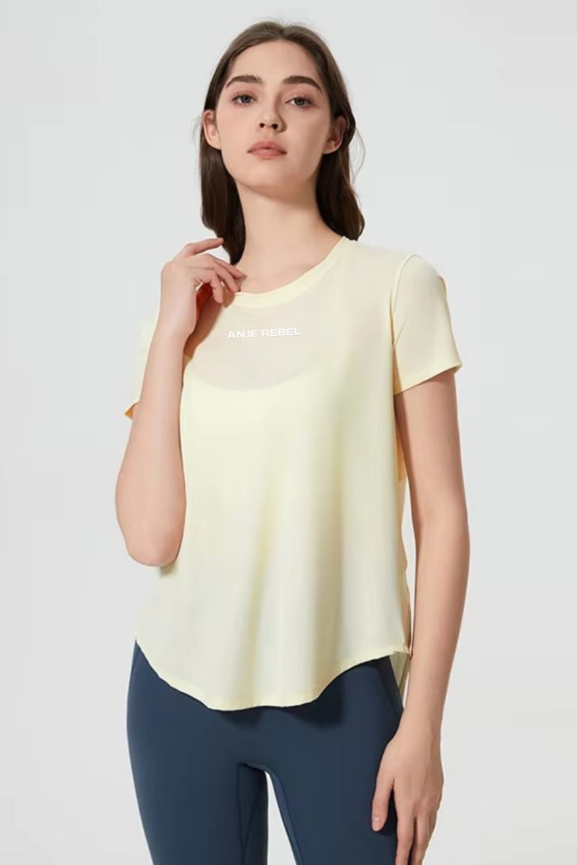 Versatile Relaxed-Fit Yoga Blouse ANJE REBEL