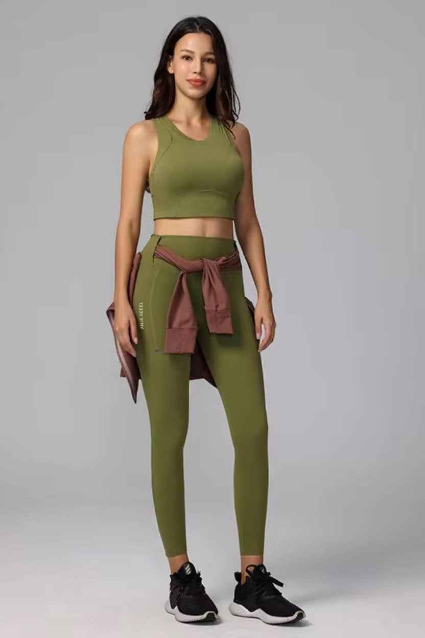 Functional “Belt-Hook” Hugging Leggings