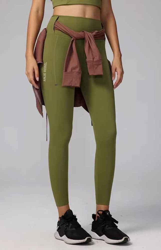 Functional “Belt-Hook” Hugging Leggings