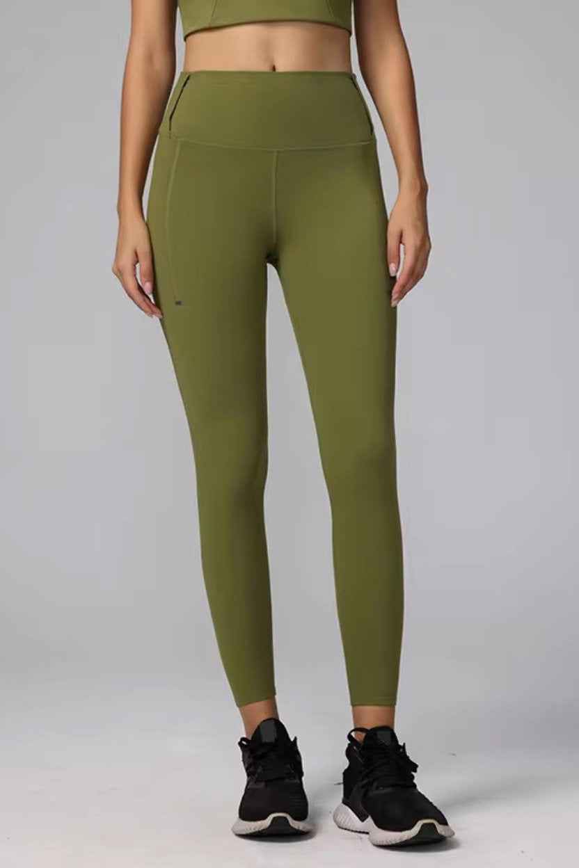 Functional “Belt-Hook” Hugging Leggings
