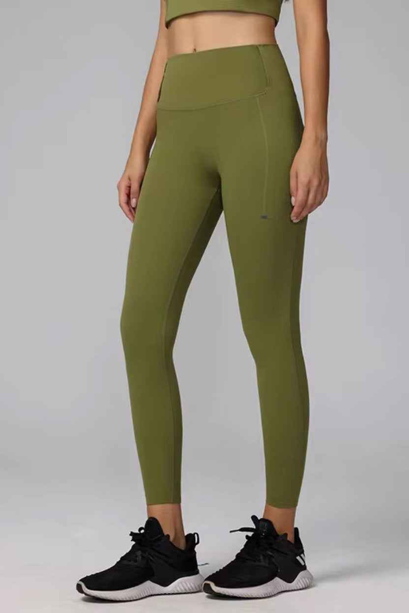 Functional “Belt-Hook” Hugging Leggings