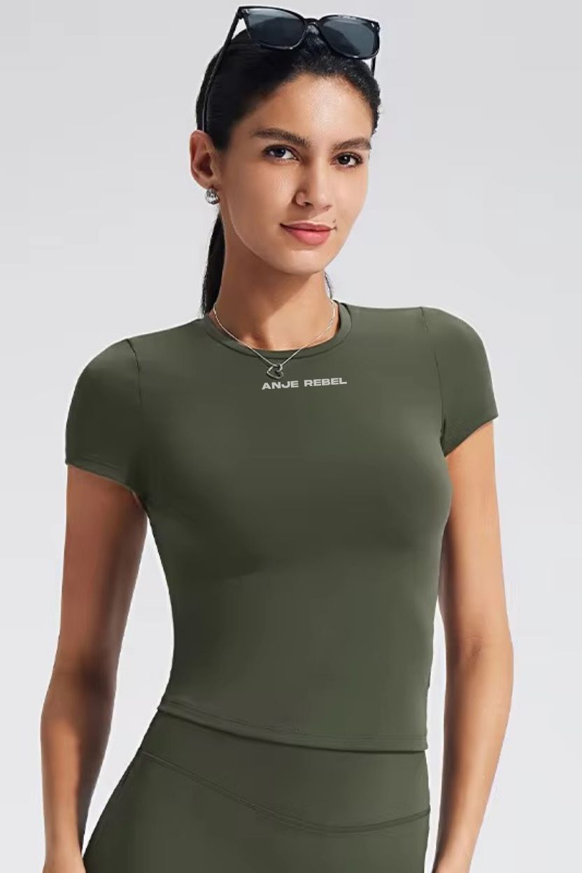 Sweatwicking Women’s Gym Shirt ANJE REBEL