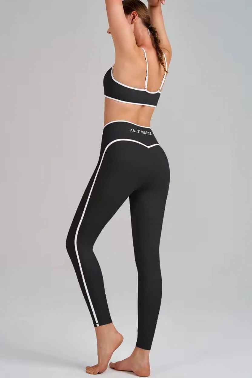 Relaxed Sports Bra with Contour Support Leggings