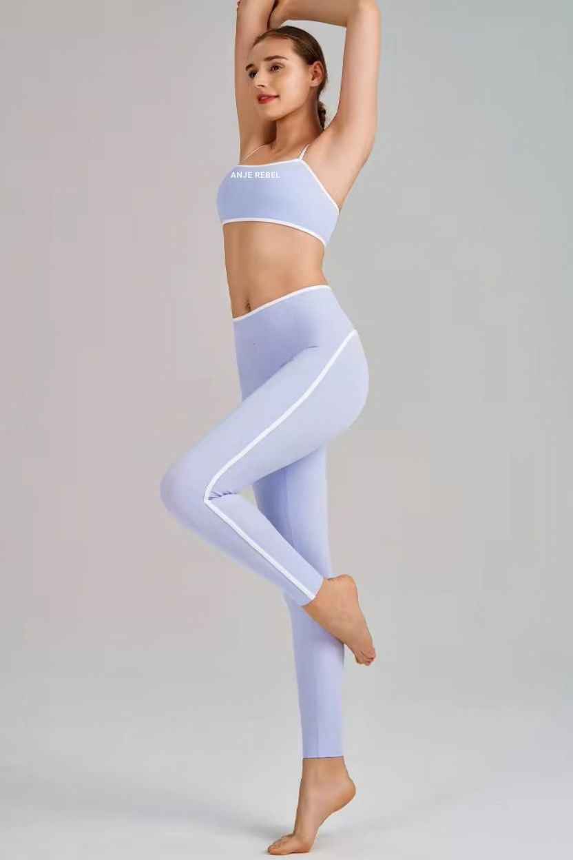 Relaxed Sports Bra with Contour Support Leggings