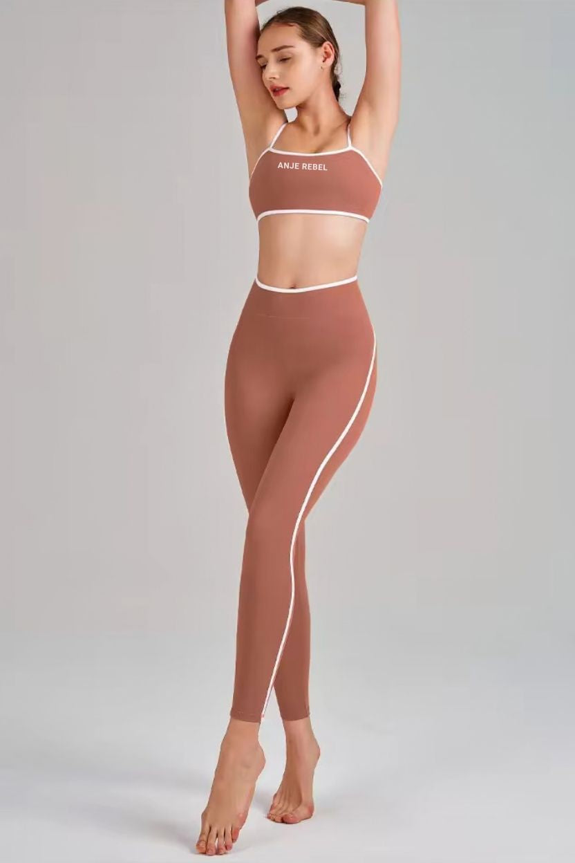 Relaxed Sports Bra with Contour Support Leggings ANJE REBEL
