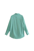 Men’s Pinstripe Buttoned Down Shirt