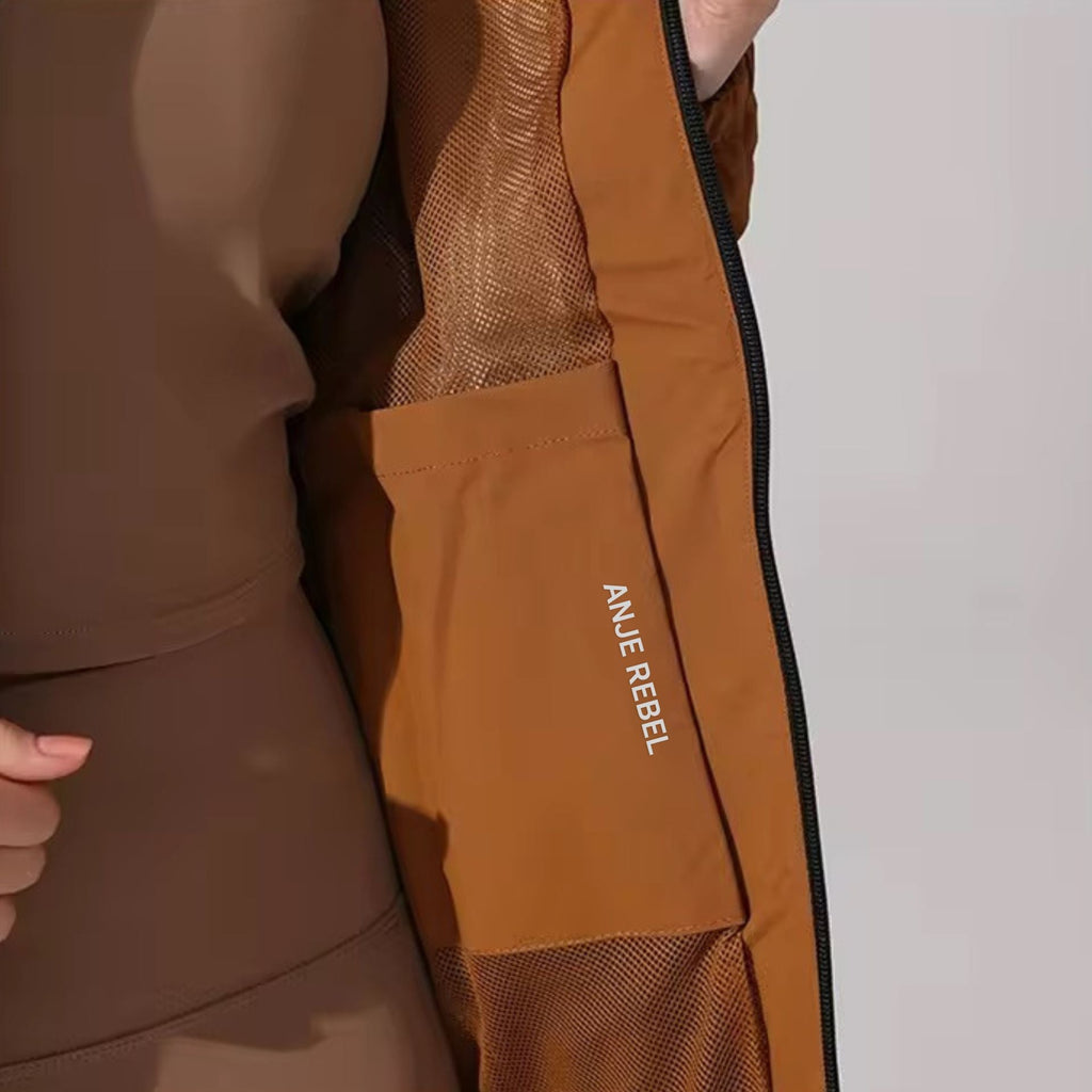 Travel Essential Windbreaker ANJE REBEL